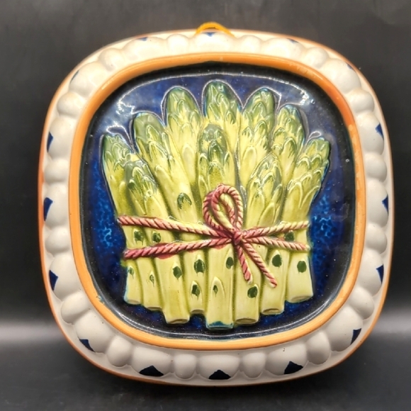 Vintage Majolica Ceramic Asparagus Wall Hanging / Jello Mold - 8.5" Square EUC - Picture 1 of 6